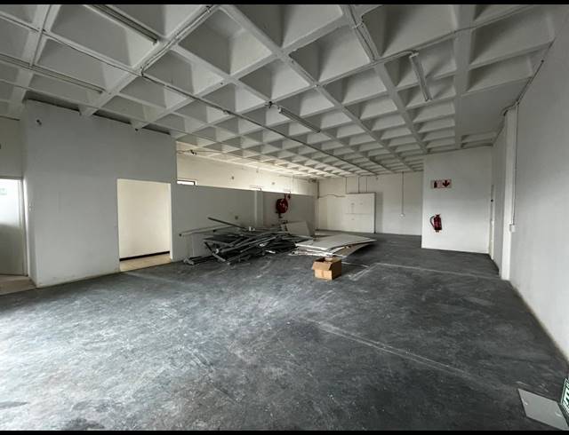 230M² WAREHOUSE TO LET IN WYNBERG